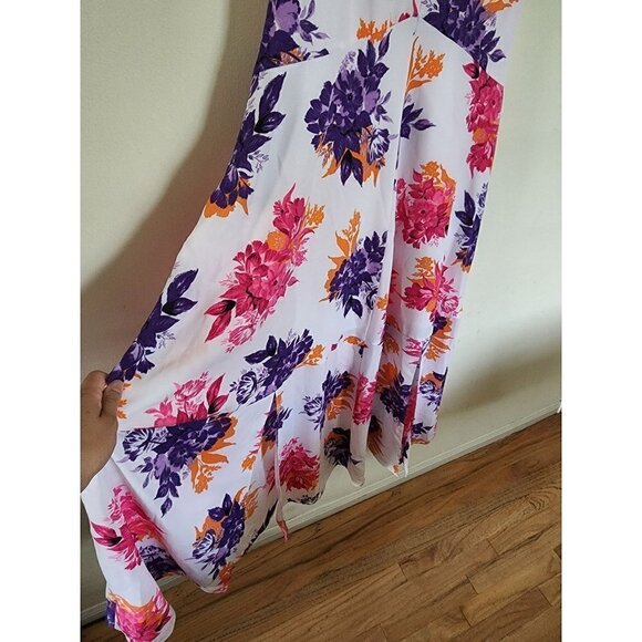 NEW Vneck Sleeveless Floral Midi Dress Size 4 - Picture 7 of 7